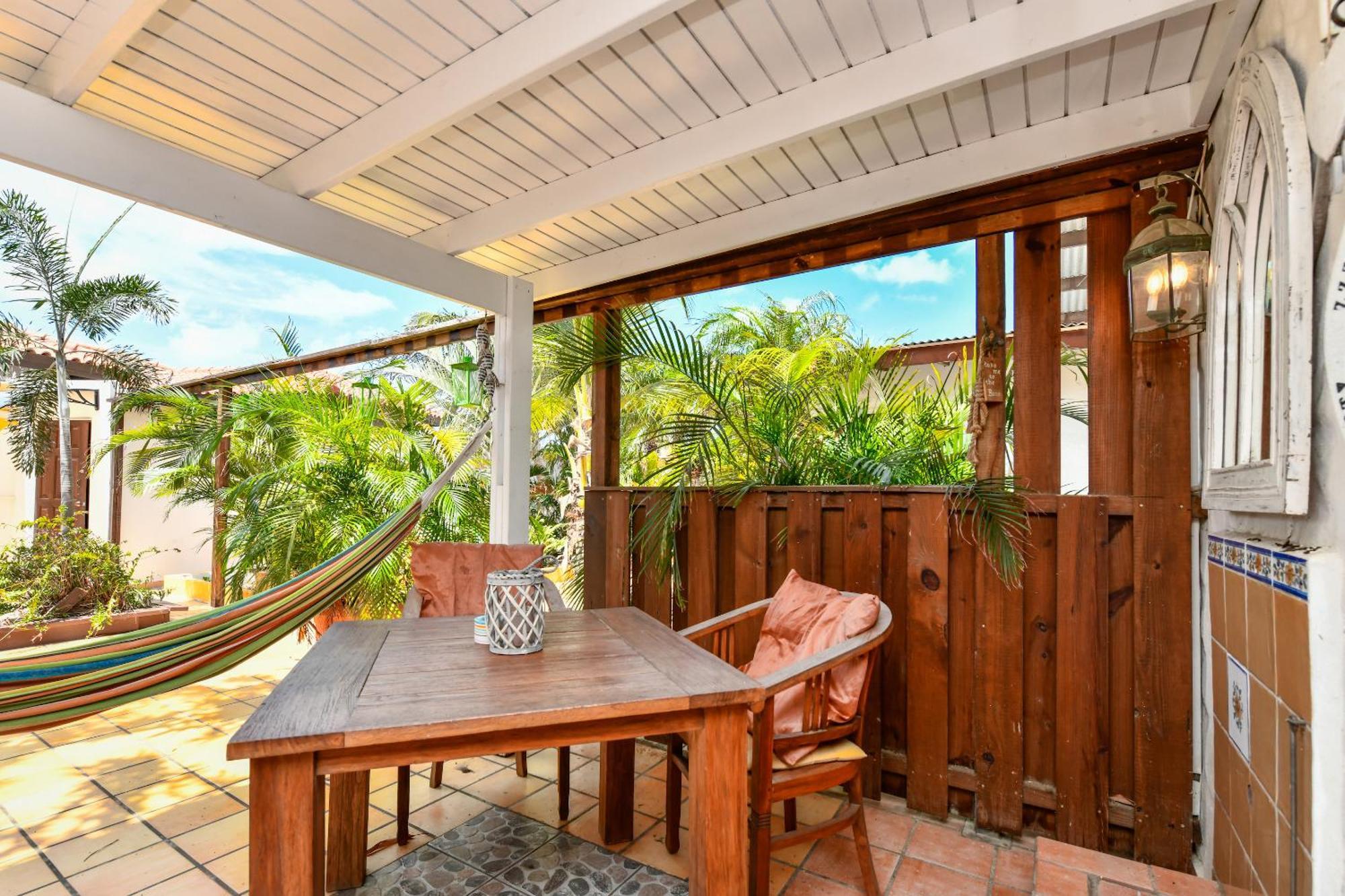 Brisas Studio Apartments (Adults Only) Palm Beach Eksteriør bilde