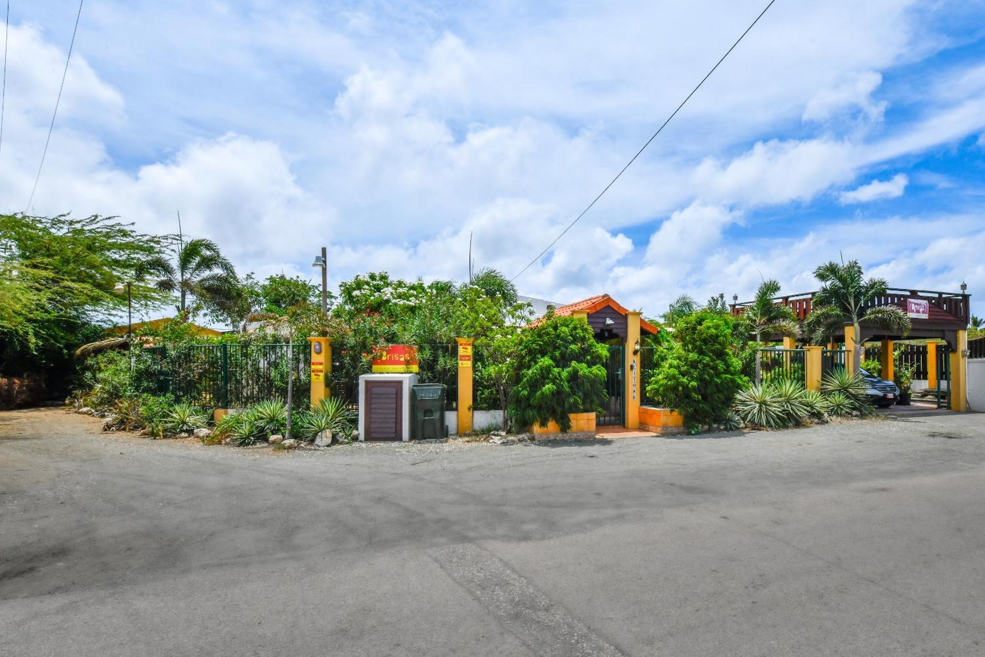 Brisas Studio Apartments (Adults Only) Palm Beach Eksteriør bilde