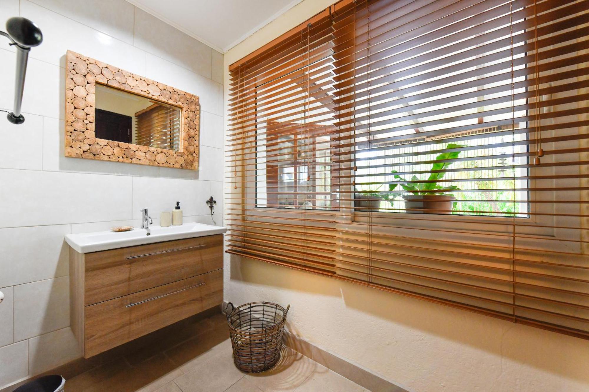 Brisas Studio Apartments (Adults Only) Palm Beach Eksteriør bilde