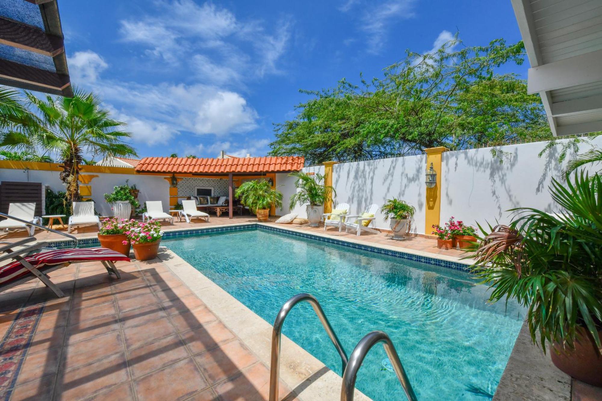 Brisas Studio Apartments (Adults Only) Palm Beach Eksteriør bilde