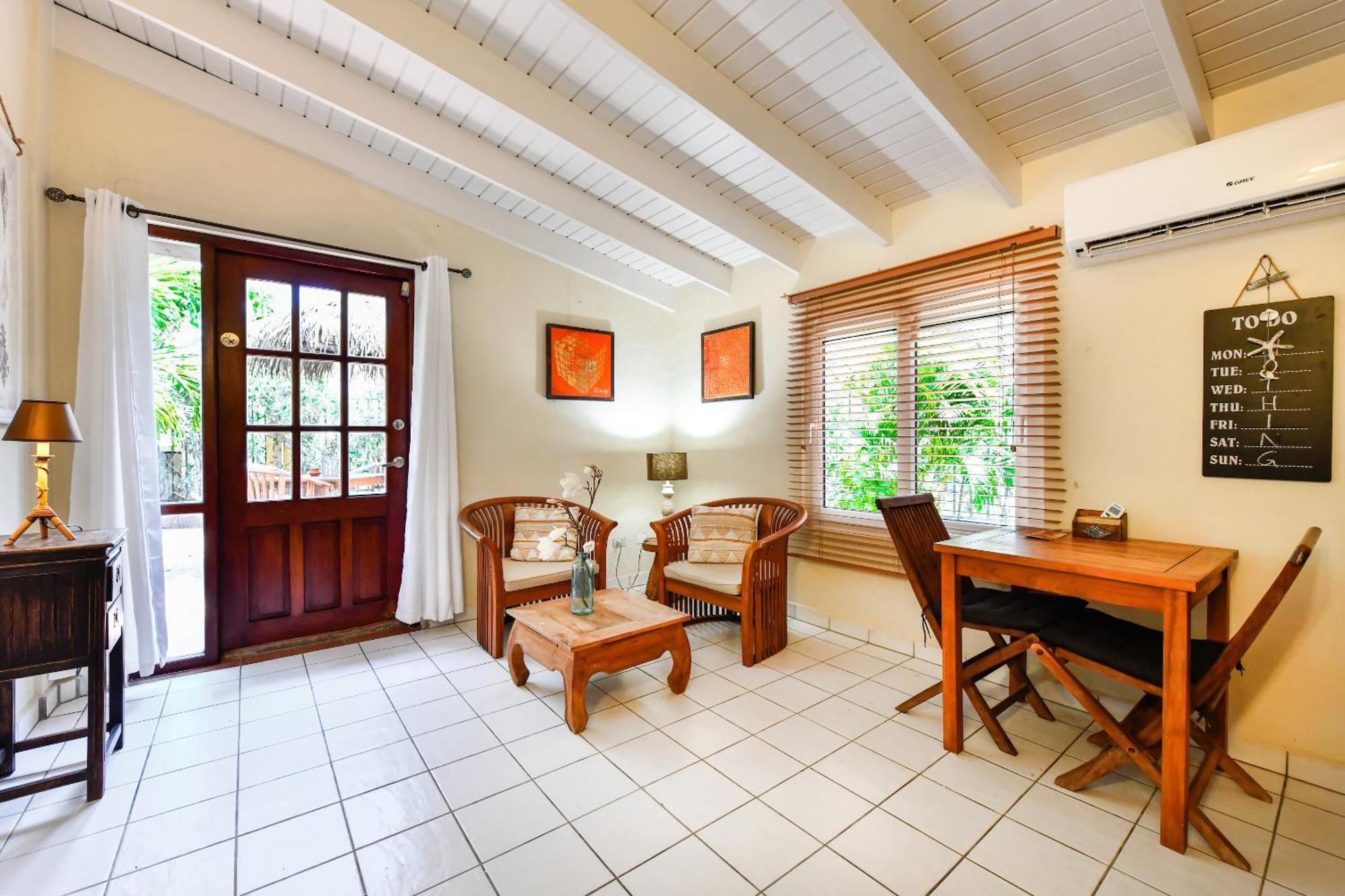 Brisas Studio Apartments (Adults Only) Palm Beach Eksteriør bilde