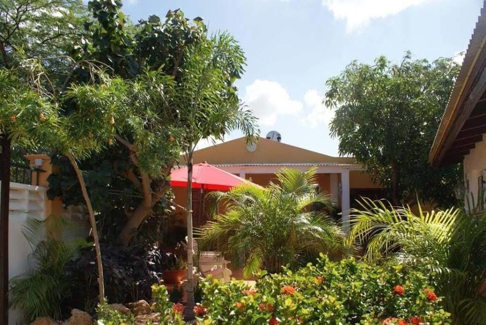 Brisas Studio Apartments (Adults Only) Palm Beach Eksteriør bilde
